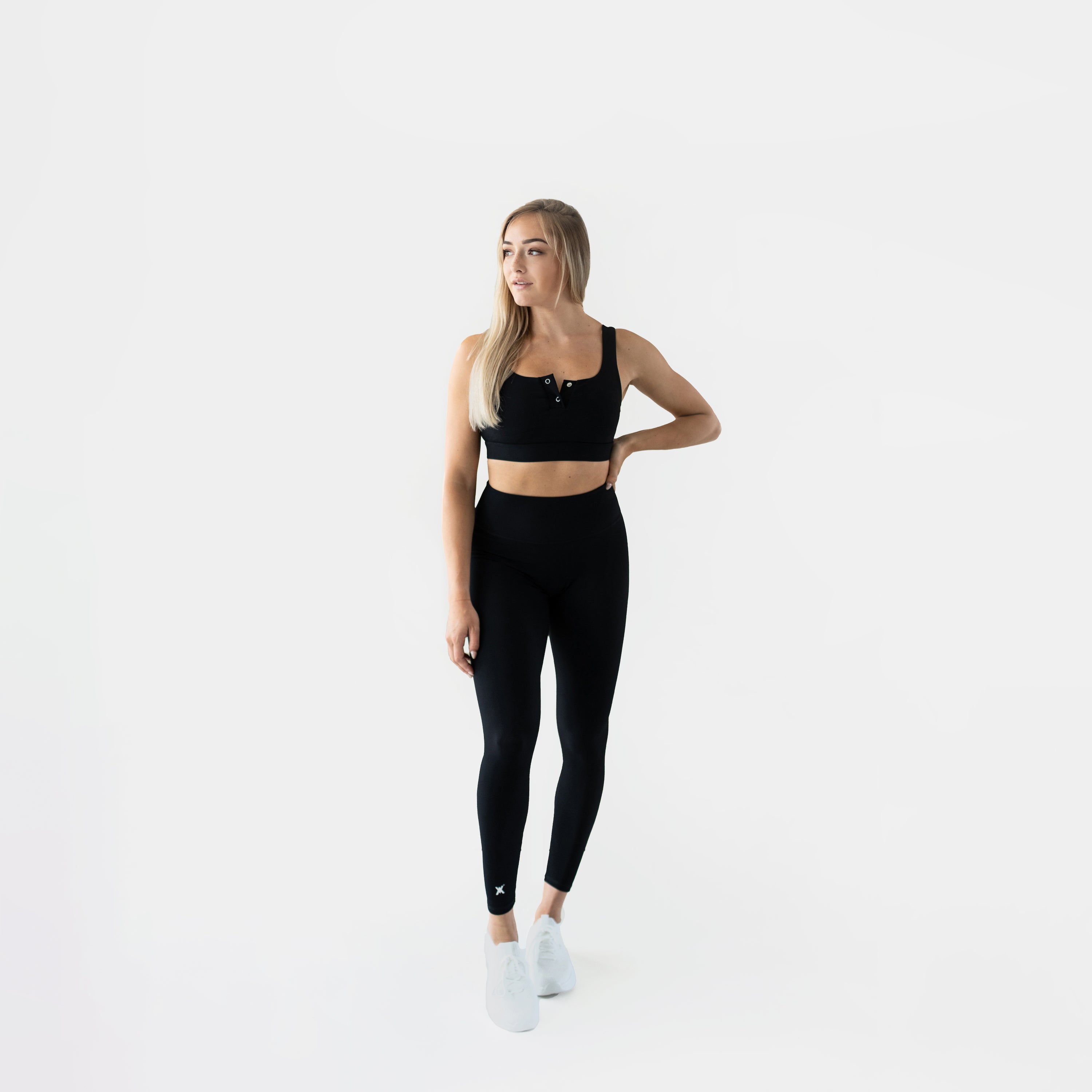 THE SPORTS BRA | Jet Black